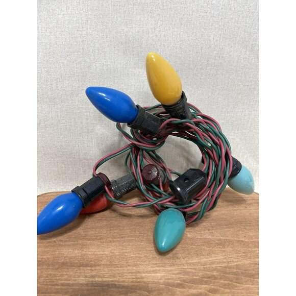 Vintage Light Strand Christmas Lights C9 Green/red Wire 7 Bulb Works - Picture 3 of 4